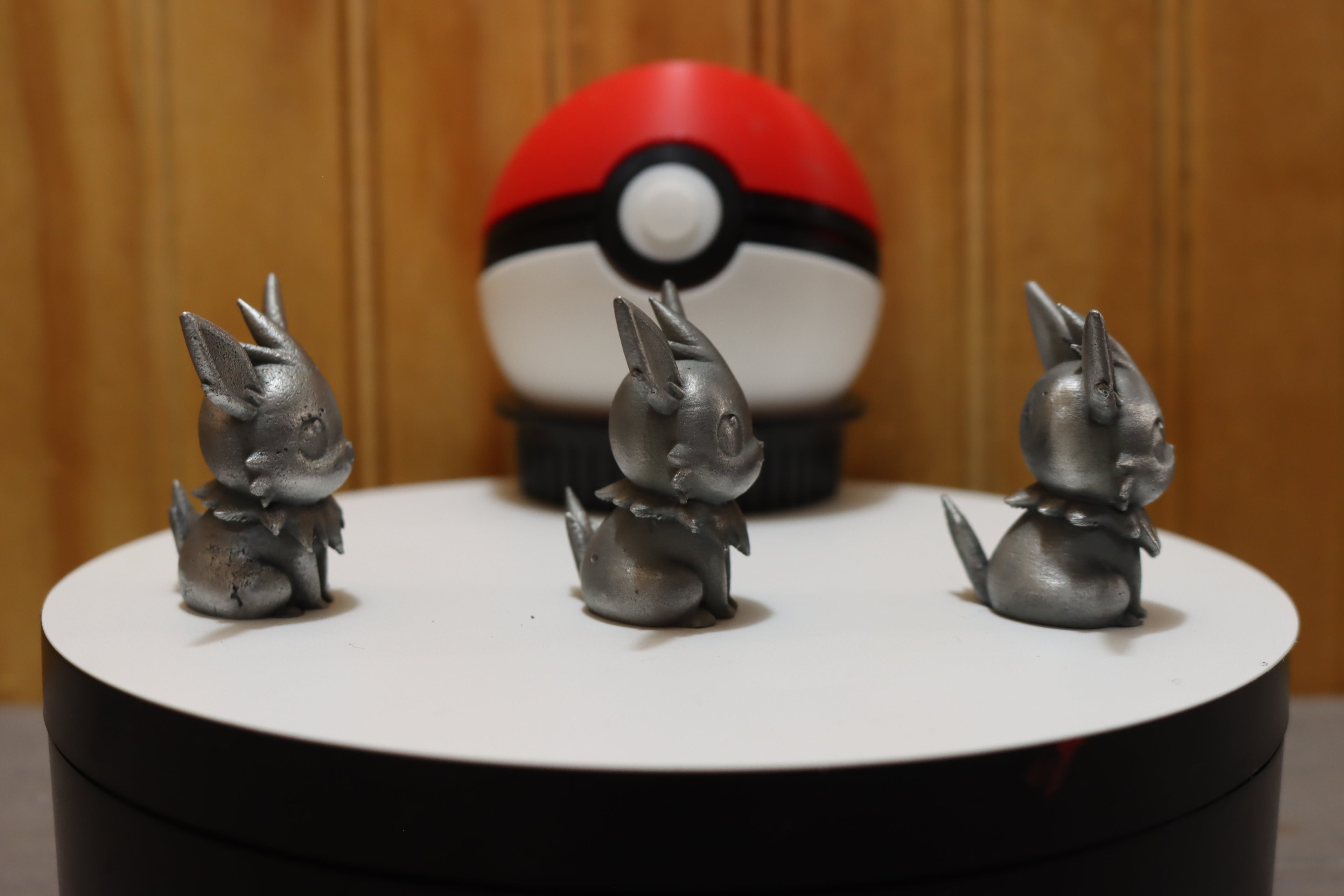 Solid Zinc Alloy (ZA12) Ornamental Pokémon Jolteon Statue (1.5 inch tall)