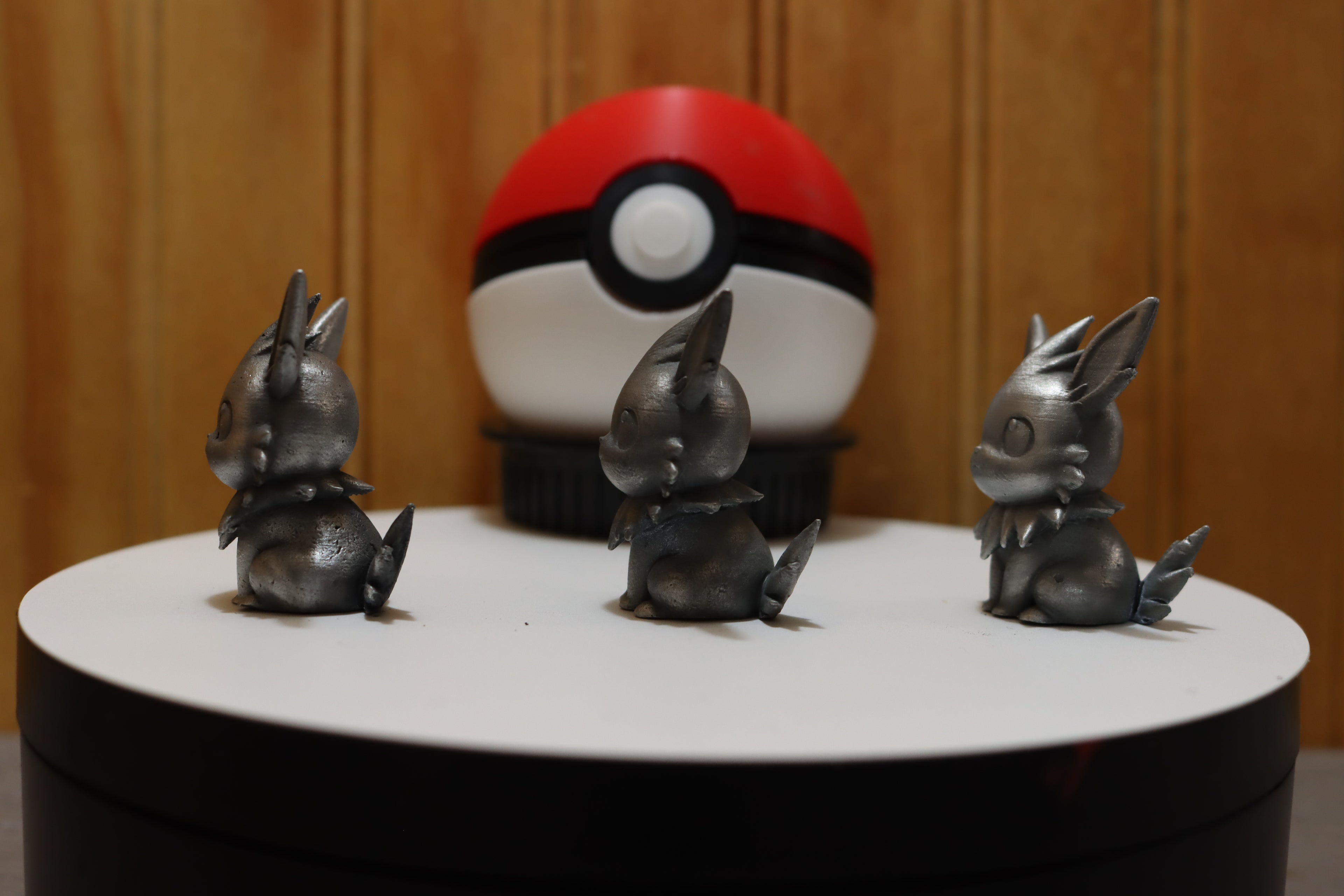 Solid Zinc Alloy (ZA12) Ornamental Pokémon Jolteon Statue (1.5 inch tall)