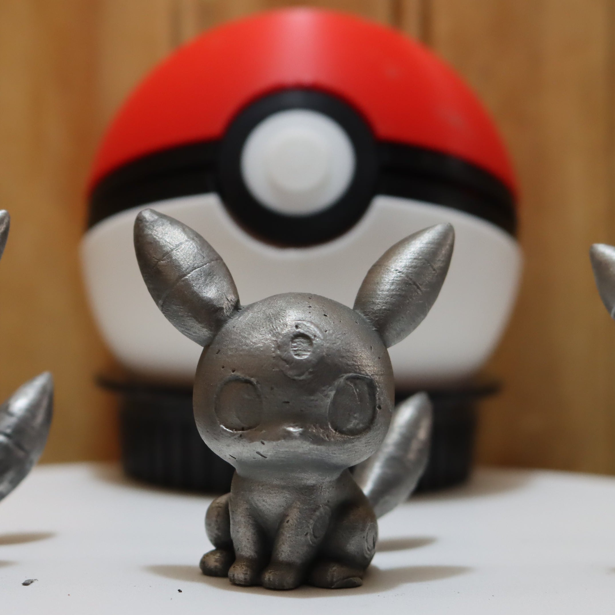 Solid Zinc Alloy (ZA12) Ornamental Pokémon Umbreon Statue (1.5 inch tall)