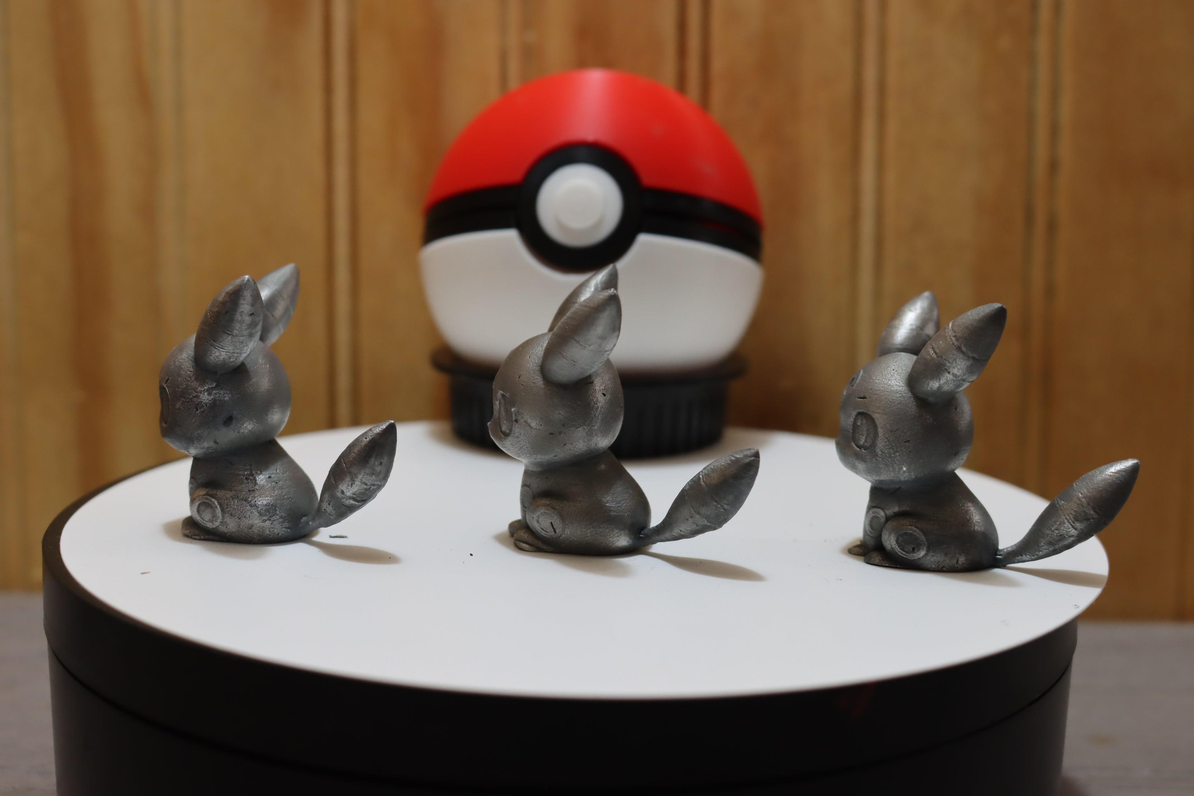 Solid Zinc Alloy (ZA12) Ornamental Pokémon Umbreon Statue (1.5 inch tall)