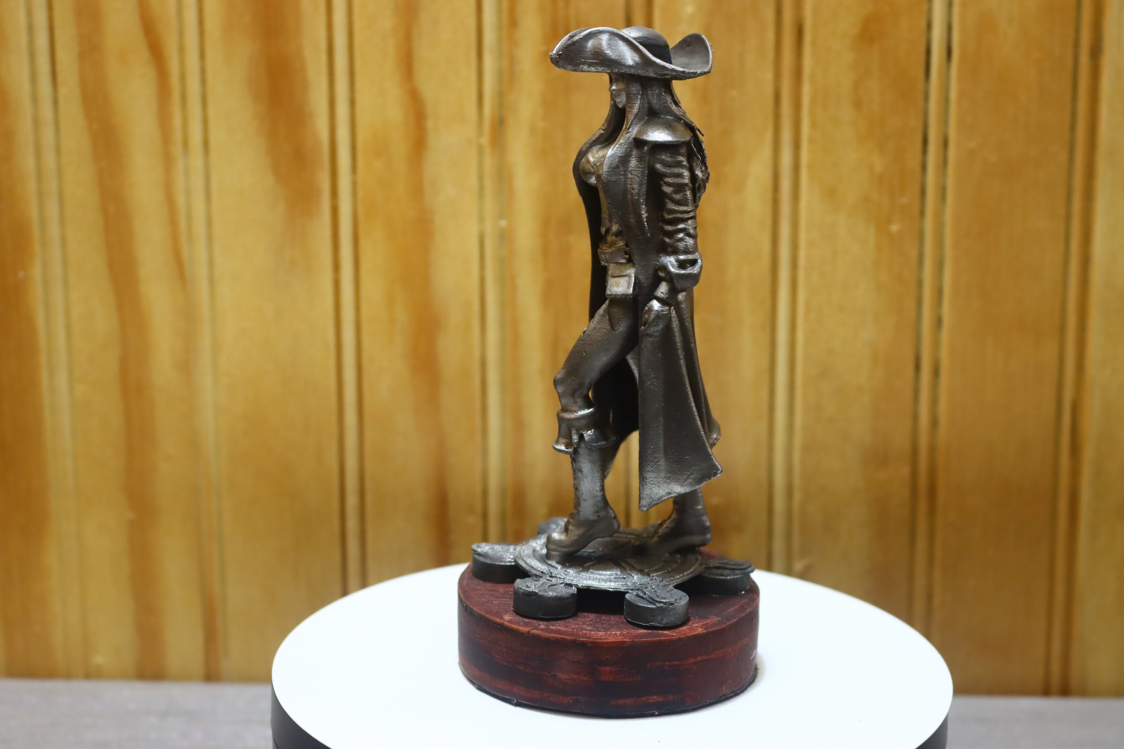 Solid Zinc Alloy (ZA12) Pirate Girl Statue