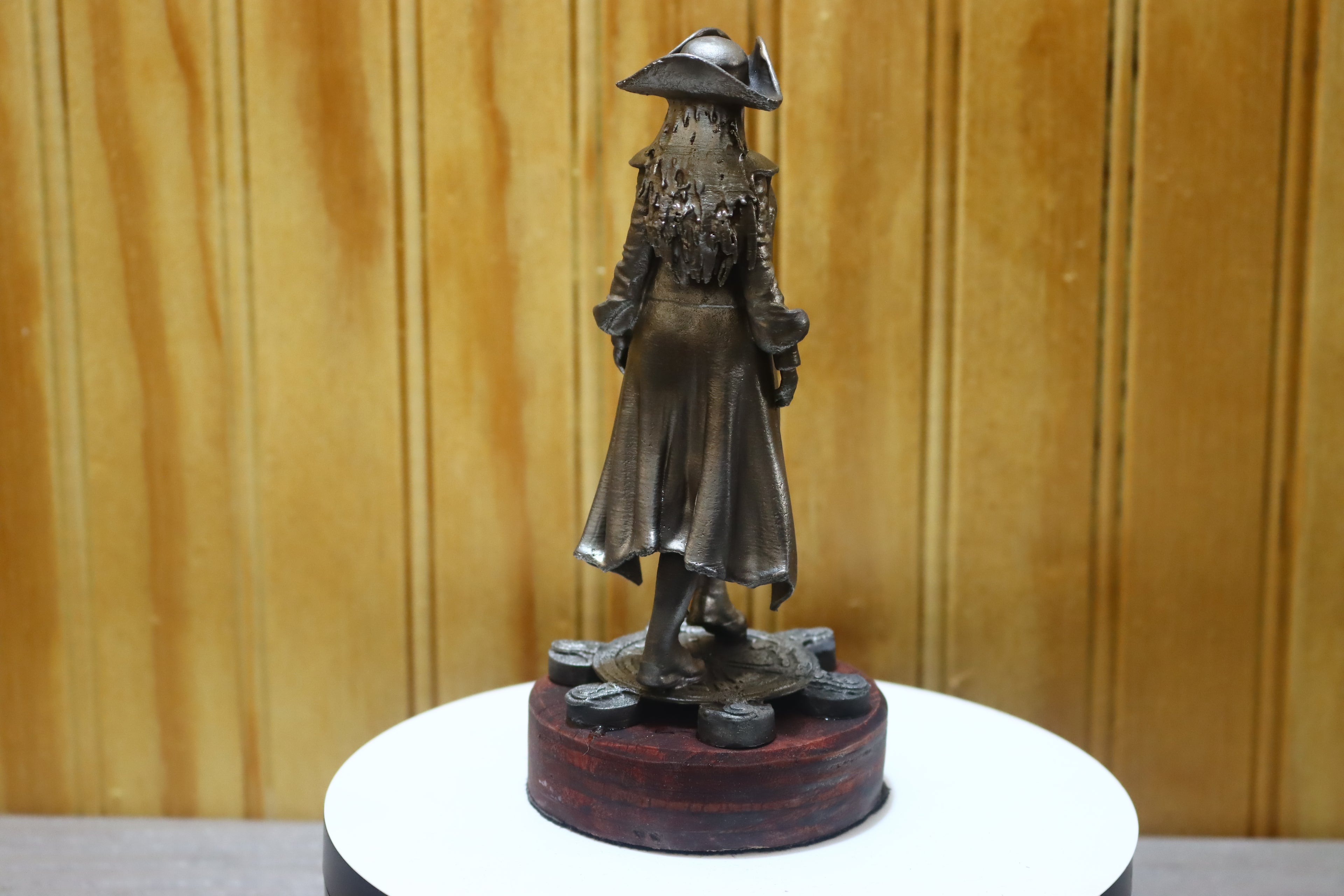 Solid Zinc Alloy (ZA12) Pirate Girl Statue
